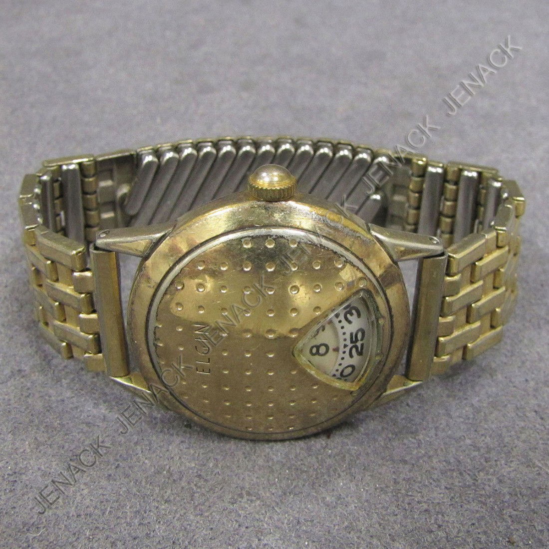 VINTAGE ELGIN HOODED WRISTWATCH: VINTAGE ELGIN GOLD FILLED 17-JEWEL MECHANICAL "GOLF BALL" HOODED WRISTWATCH. 30MM