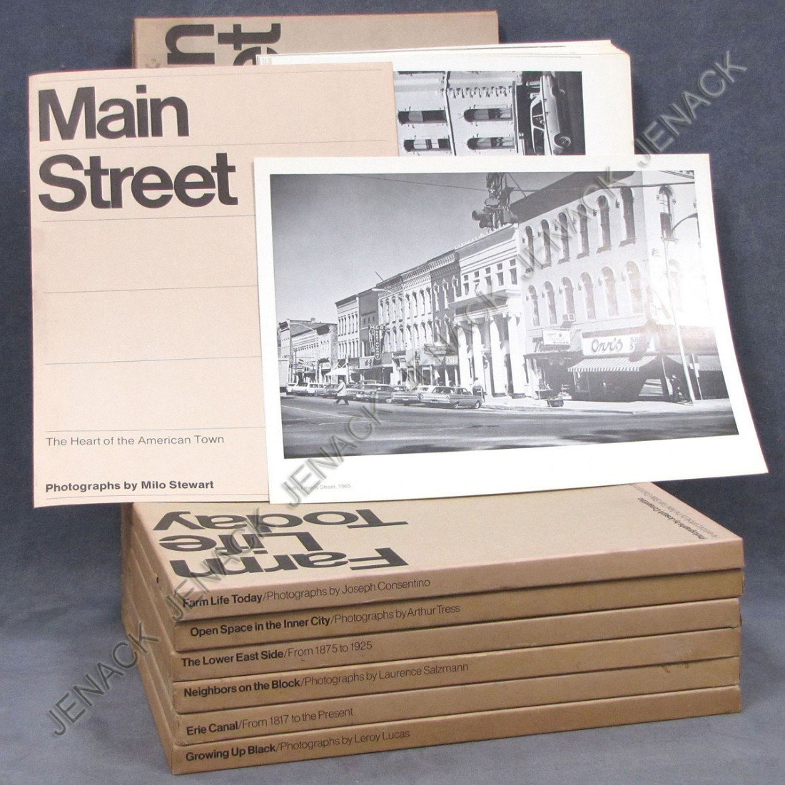 LOT (7) EXHIBITION PORTFOLIOS: LOT (7) EXHIBITION PORTFOLIOS, NYS COUNCIL ON THE ARTS FOR THE NEW YORK MUSEUMS INCLUDING LARRY LUCAS, ERIC CANAL, NEIGHBORS ON THE BLOCK (LAURENCE SALZMAN), THE LOWER EAST SIDE, OPEN SPACE IN THE INN