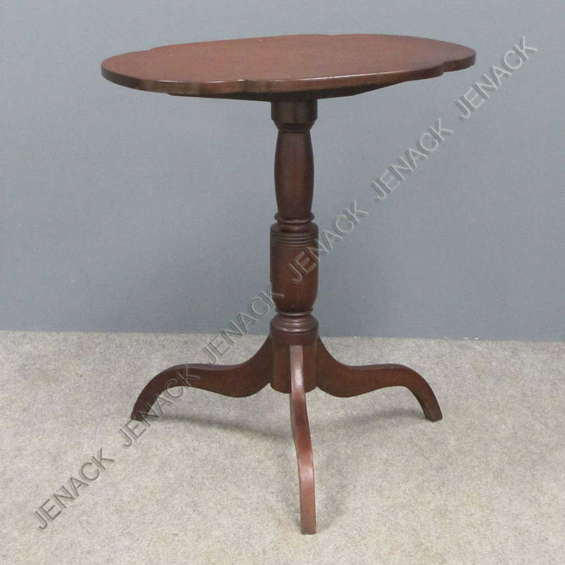 FEDERAL CARVED CHERRY TILT TOP STAND, 19TH CENTURY: FEDERAL CARVED CHERRY TILT TOP STAND, 19TH CENTURY. HEIGHT 27"