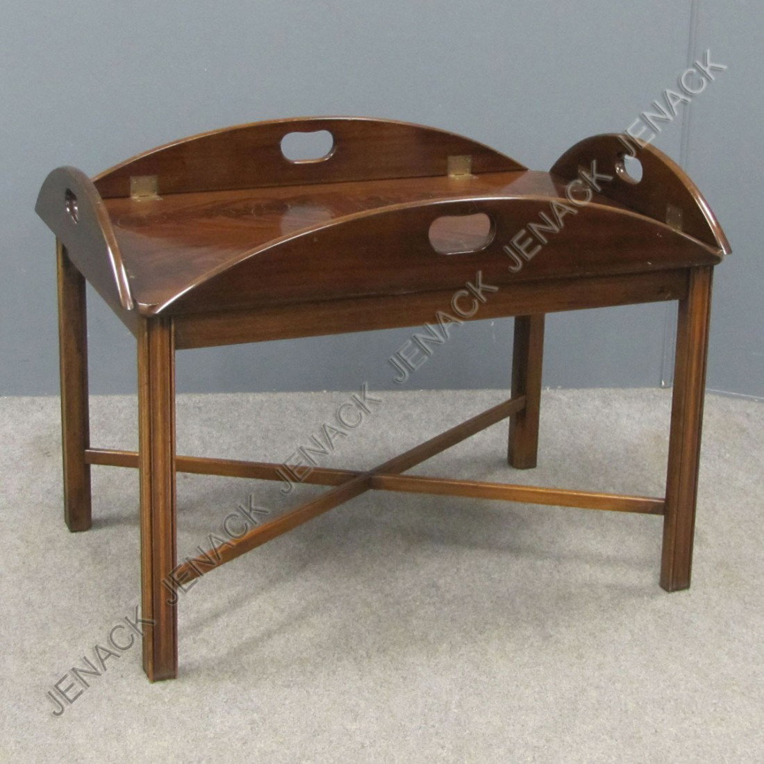 CHIPPENDALE STYLE MAHOGANY TRAY-TOP LOW TABLE: CHIPPENDALE STYLE CARVED MAHOGANY TRAY-TOP LOW TABLE. HEIGHT 19"; TOP 22 X 32"