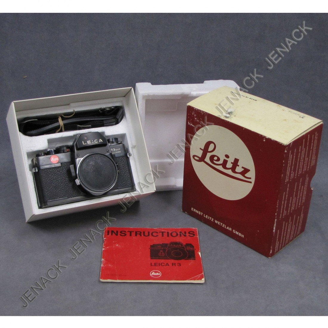 VINTAGE LEICA R3 MOT ELECTRONIC CAMERA BODY: VINTAGE LEICA R3 MOT ELECTRONIC CAMERA BODY, #1500940 WITH BOX, STRAP, AND INSTRUCTION BOOK