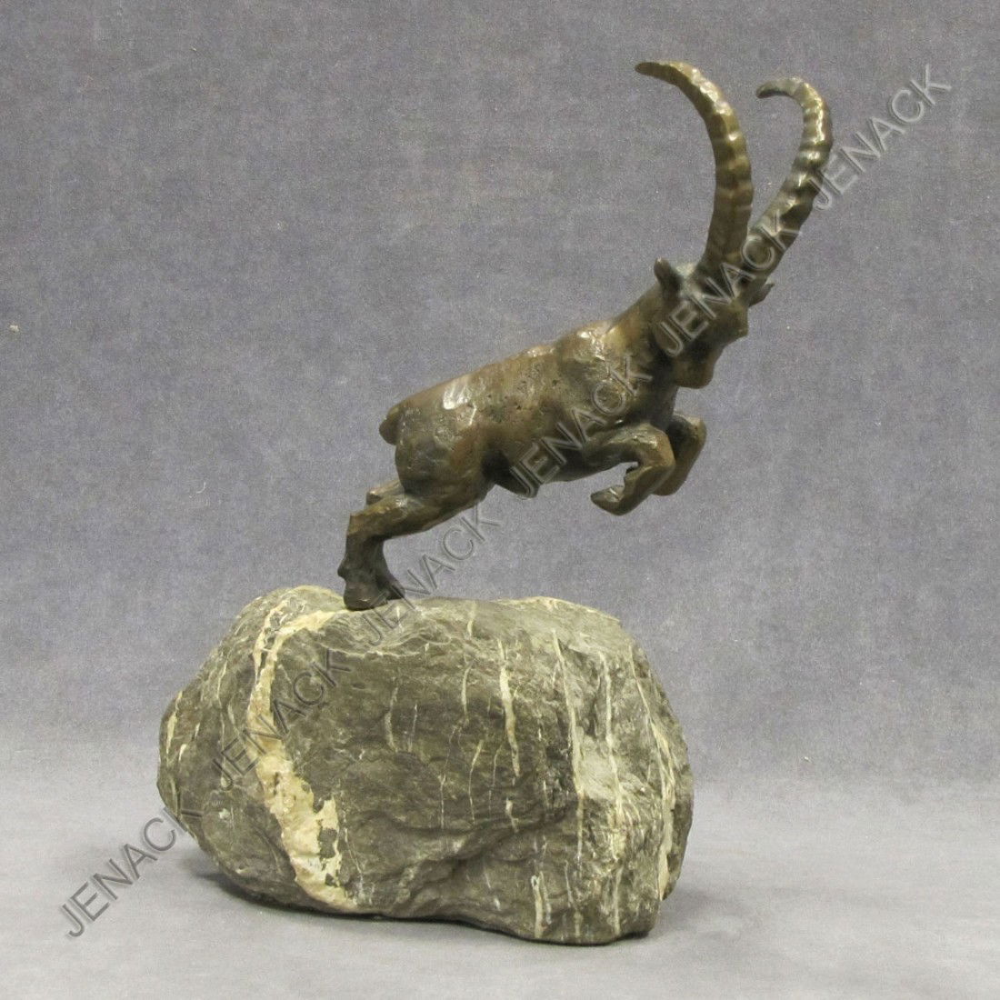 GERMAN SCHOOL (20TH CENTURY), BRONZE MOUNTAIN GOAT: GERMAN SCHOOL (20TH CENTURY), BRONZE MOUNTAIN GOAT ON GRANIT BASE, SIGNED POSSNER. HEIGHT 12 1/2"