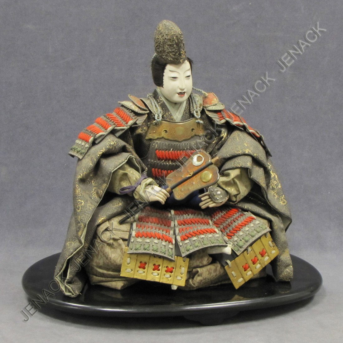 FINE JAPANESE SAMURAI SEATED DOLL: FINE JAPANESE SAMURAI SEATED DOLL. HEIGHT 14"