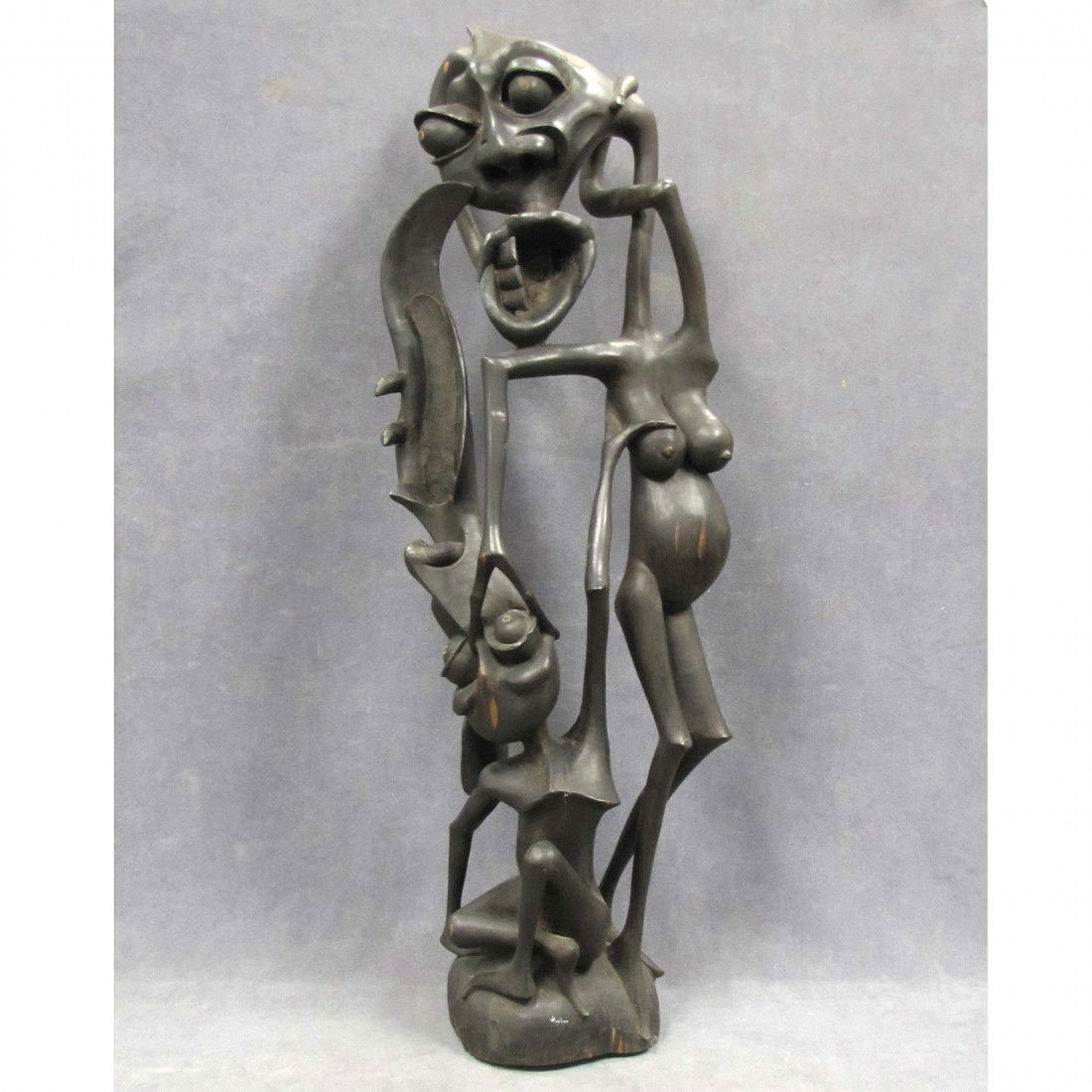 VINTAGE MAKONDE (TANZANIA) CARVED EBONY FIGURE: VINTAGE MAKONDE (TANZANIA) CARVED EBONY FIGURE. HEIGHT 36 1/2"