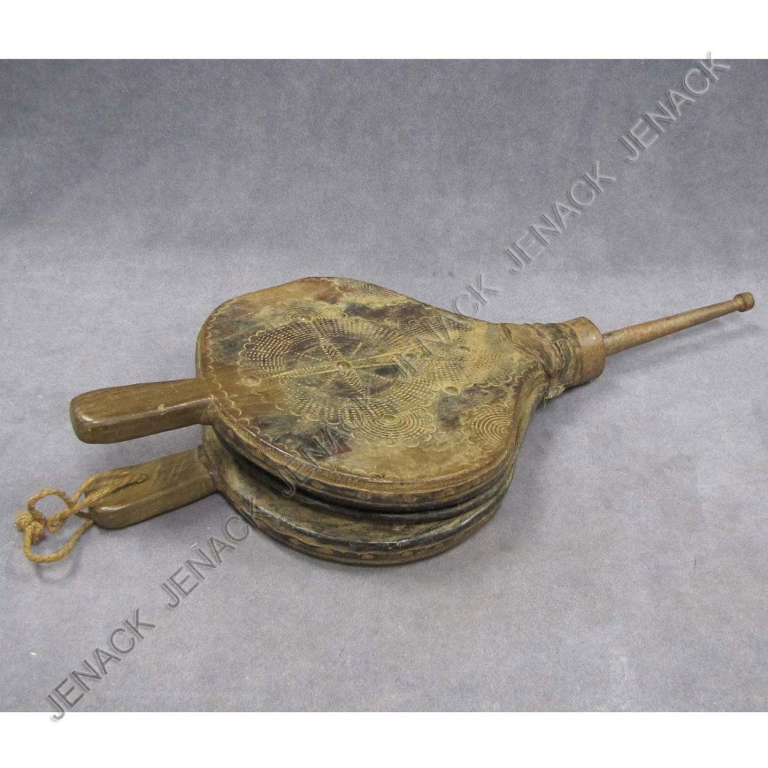 EARLY CARVED WOOD HAND BELLOWS: EARLY CARVED WOOD HAND BELLOWS, 19TH CENTURY. LENGTH 20"