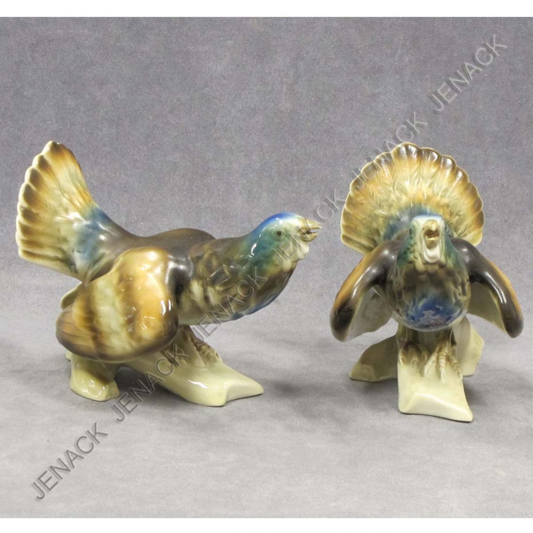 LOT (2) ROYAL DUX PORCELAIN BIRD FIGURES, SIGNED : LOT (2) ROYAL DUX PORCELAIN BIRD FIGURES, SIGNED. HEIGHT 5 1/2"