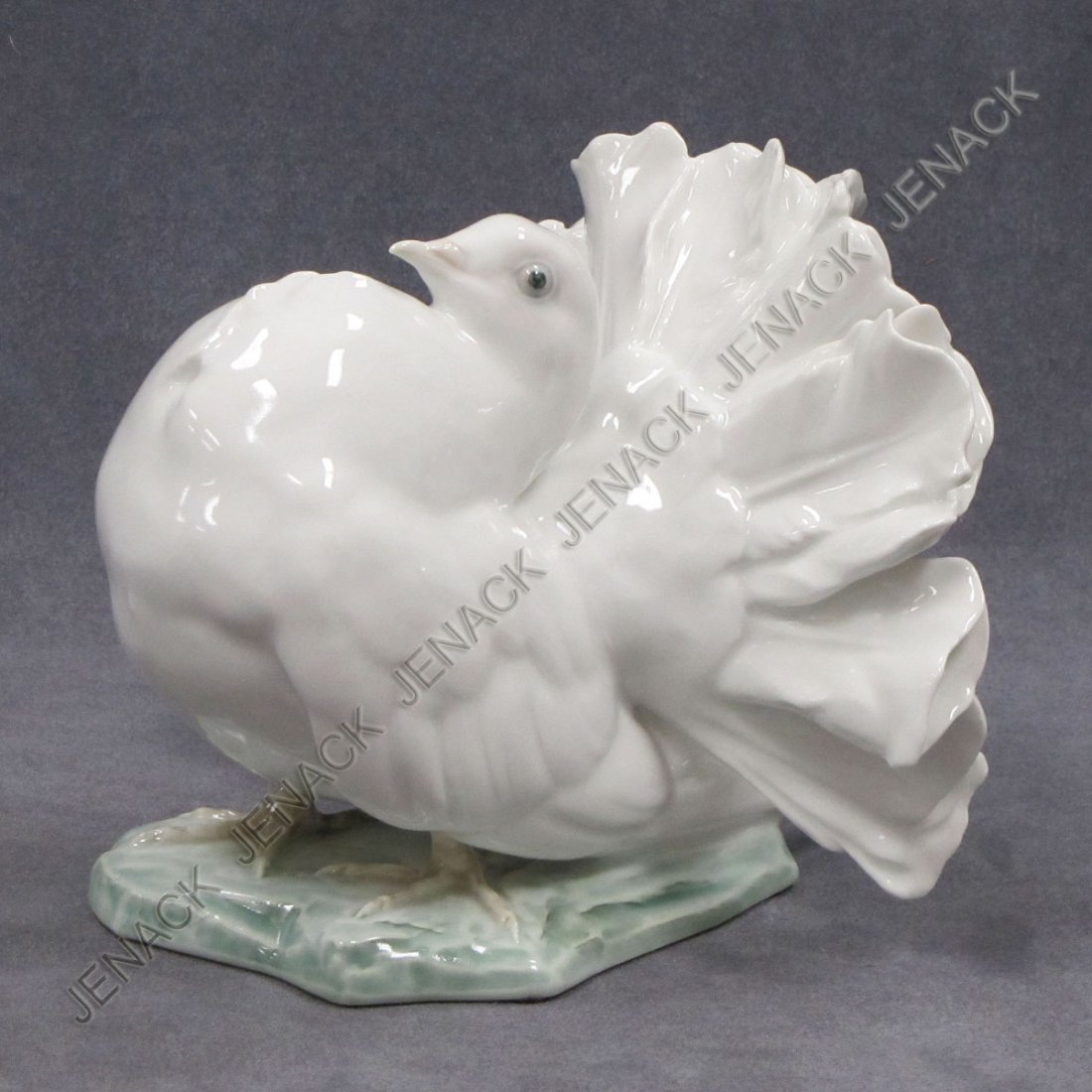 ROSENTHAL PORCELAIN DOVE, SIGNED FRITZ HEIDENREICH: ROSENTHAL PORCELAIN DOVE, SIGNED FRITZ HEIDENREICH. HEIGHT 6"