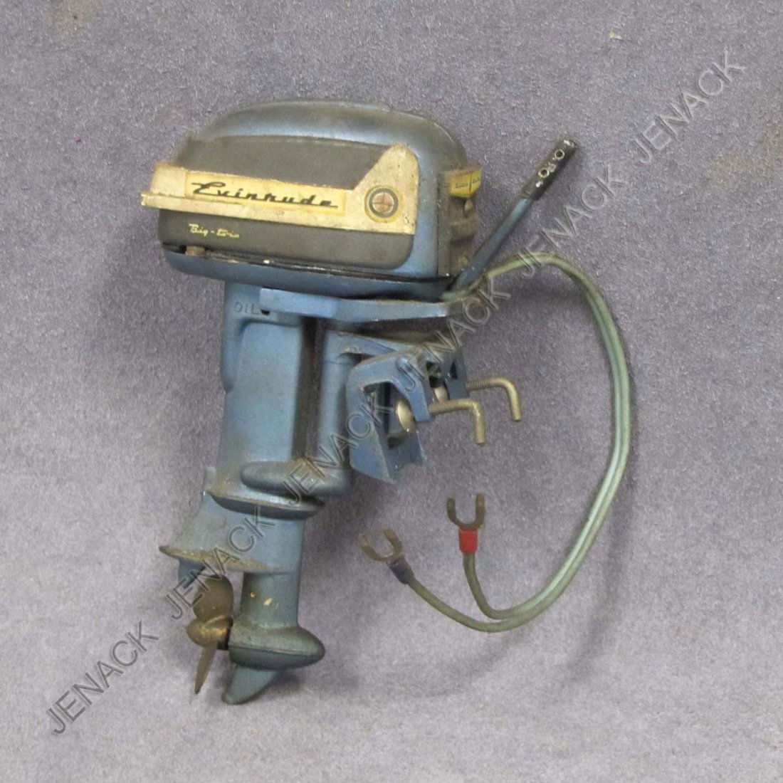 17 VINTAGE EVINRUDE MINIATURE ELECTRIC OUTBOARD MOTOR Dec 02, 2012