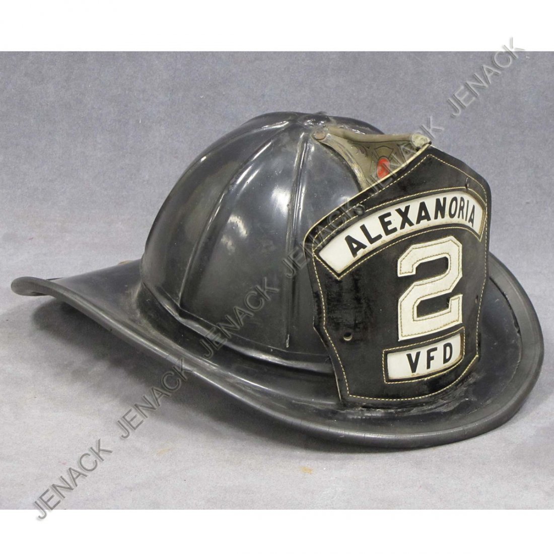 VINTAGE (8 PANEL) FIBERGLASS FIREMAN'S HELMET V: VINTAGE (8 PANEL) FIBERGLASS FIREMAN'S HELMET