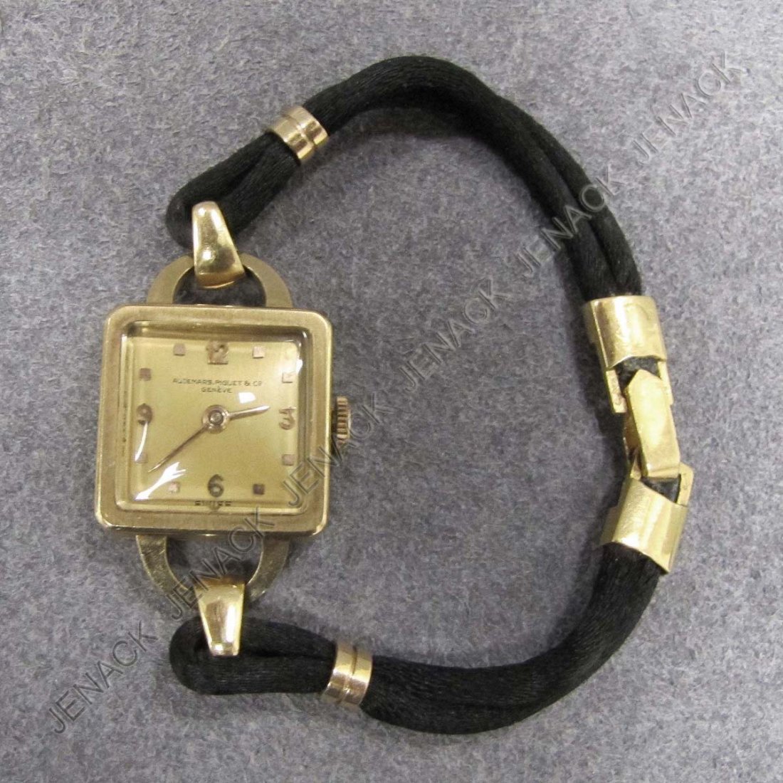RETRO AUDEMARS, PIGUET & CO, GENEVE 18K WATCH: RETRO AUDEMARS, PIGUET & CO, GENEVE 18K, 18-JEWEL MECHANICAL LADY'S WRISTWATCH, #43743 WITH ORIGINAL 18K MOUNTED BAND