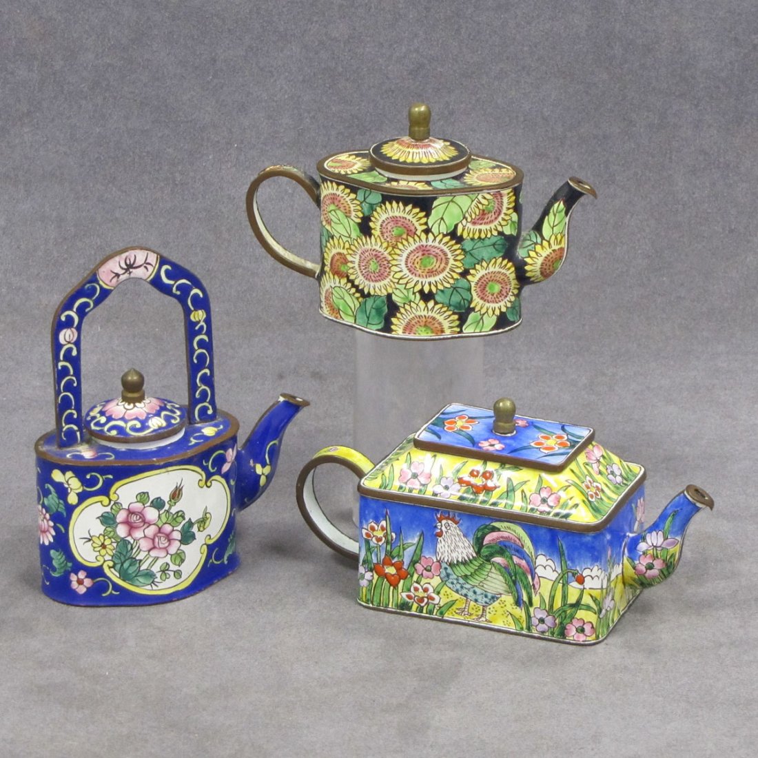 LOT (3) ASSORTED ENAMEL DECORATED MINIATURE TEAPOT: LOT (3) ASSORTED ENAMEL DECORATED MINIATURE TEAPOTS, (2) SIGNED KELVIN CHEN. HEIGHT 2 1/2-4 1/2"