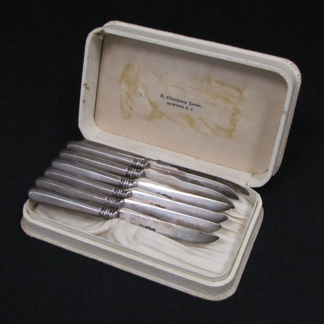 SET (7) RUSSIAN 84 SILVER FRUIT KNIVES: SET (7) RUSSIAN 84 SILVER FRUIT KNIVES, ST. PETERSBURG, 1887 CASED. LENGTH 6"; 6.33 OZT (1/MISSING)