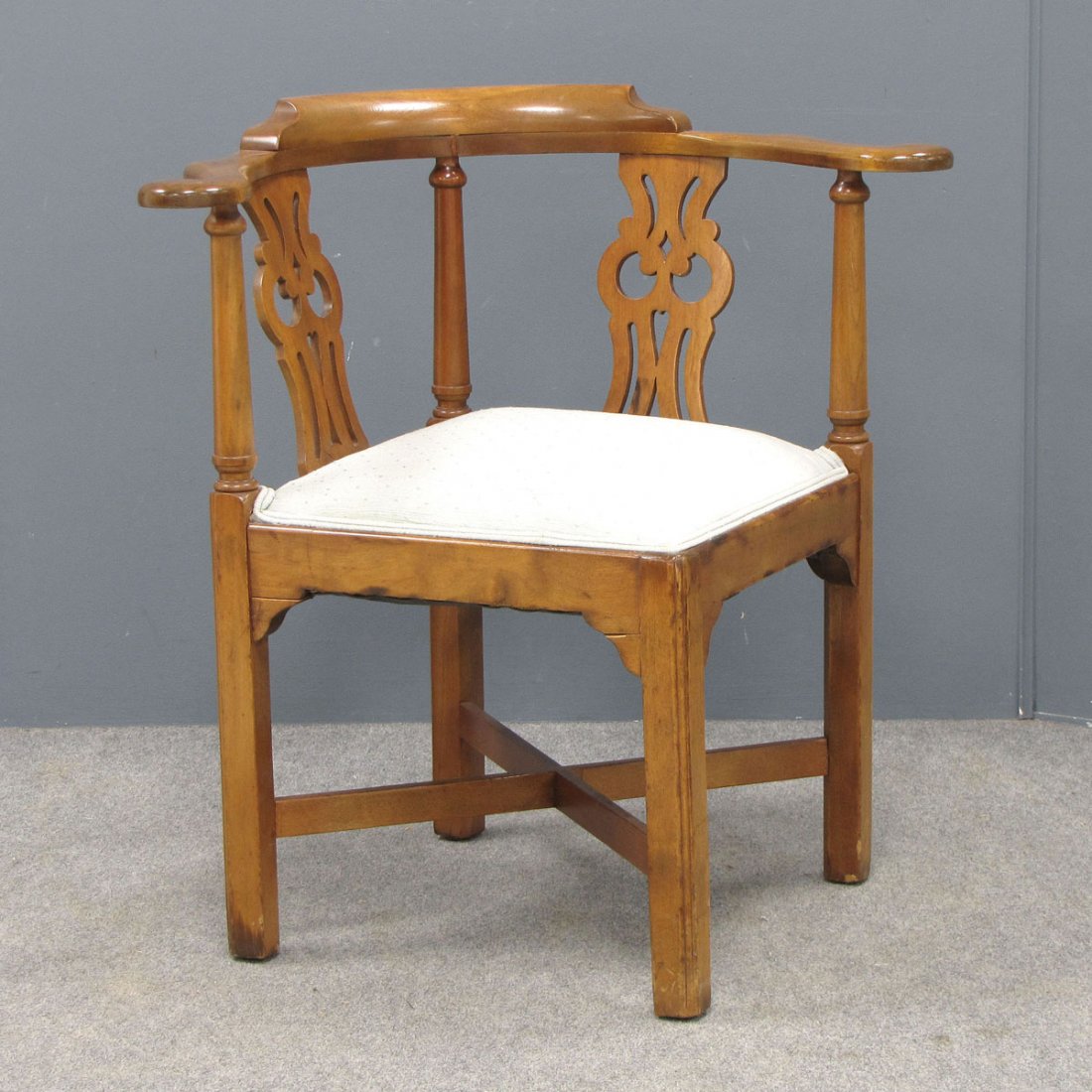 CHIPPENDALE CARVED MAHOGANY CORNER CHAIR