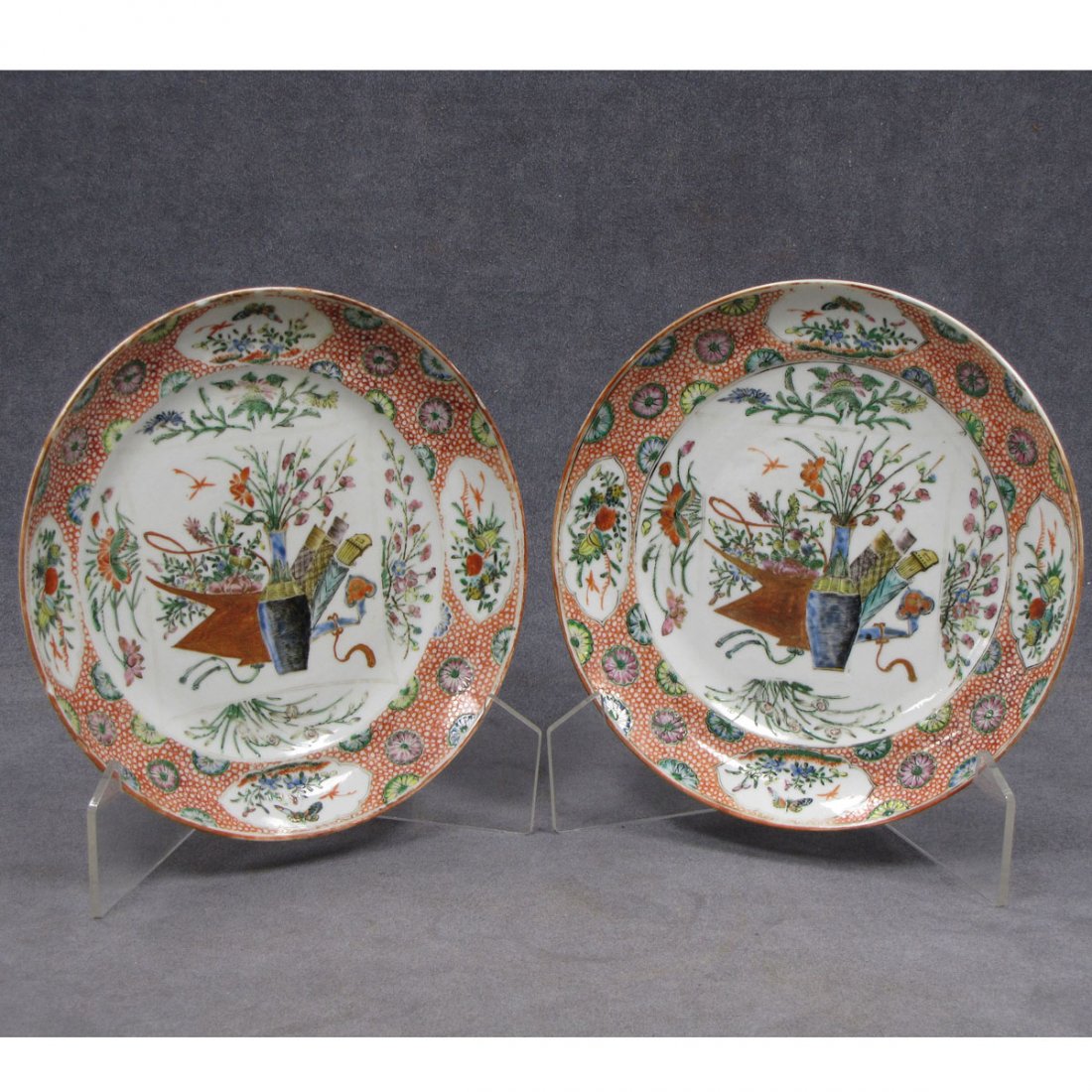 PAIR CHINESE FAMILLE ROSE DECORATED PORCELAIN DISH