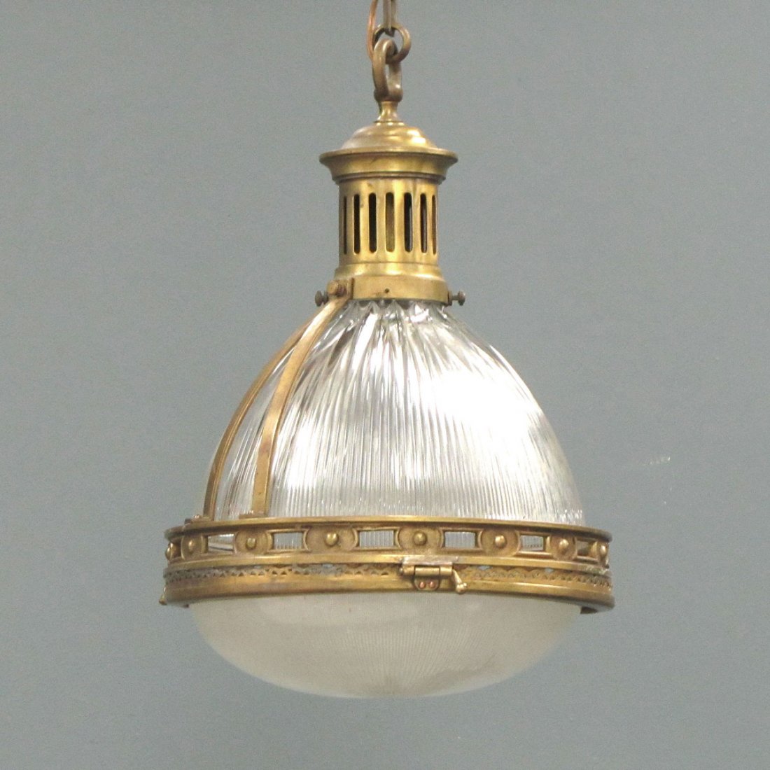 VINTAGE BRONZE HANGING LIGHT FIXTURE, C.1930: VINTAGE BRONZE HANGING LIGHT FIXTURE, C.1930. HEIGHT 20"