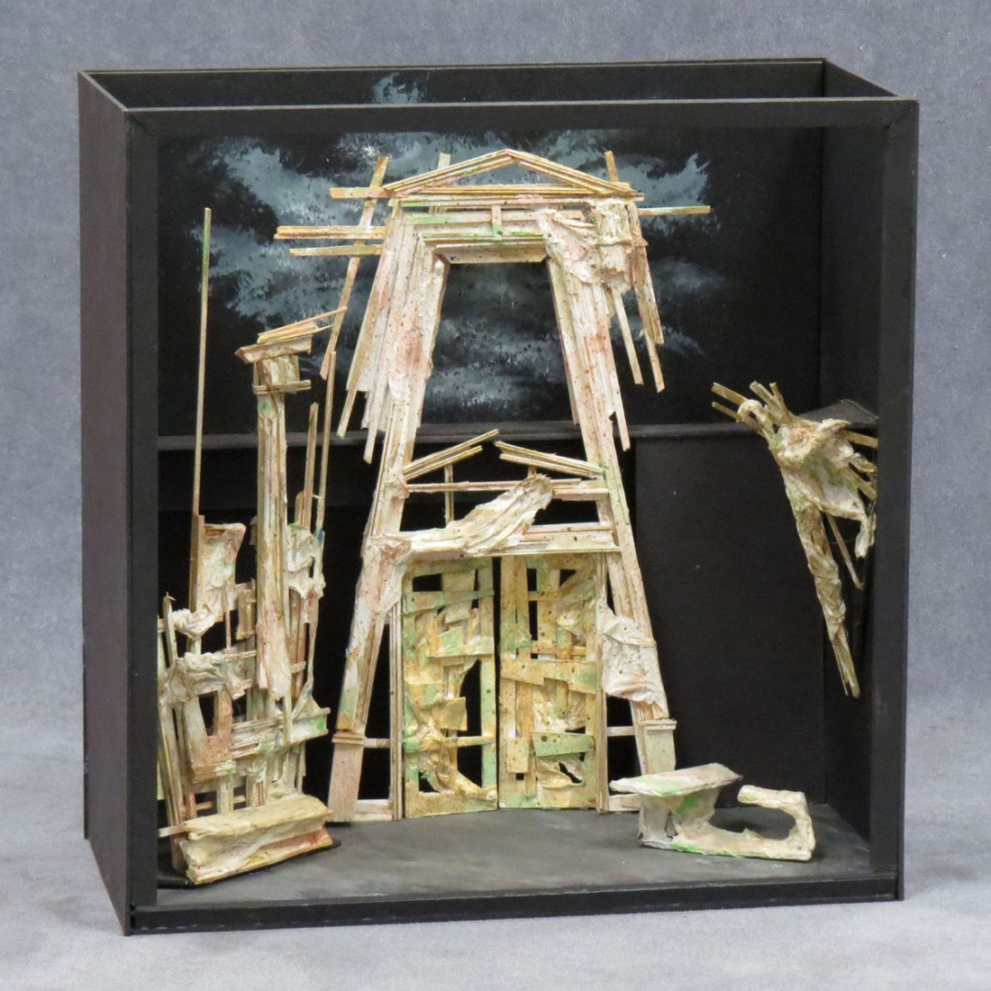 ROBERT JOEL SCHWARTZ (AMERICAN 20TH CENTURY): ROBERT JOEL SCHWARTZ (AMERICAN 20TH CENTURY), MIXED MEDIA MODEL SET DESIGN FOR "ELECTRA" (SOPHOCLES), PEAR THEATER PRODUCTION, NY JAN 5, 1988. HEIGHT 10 1/4"; WIDTH 10"; DIAMETER 5"