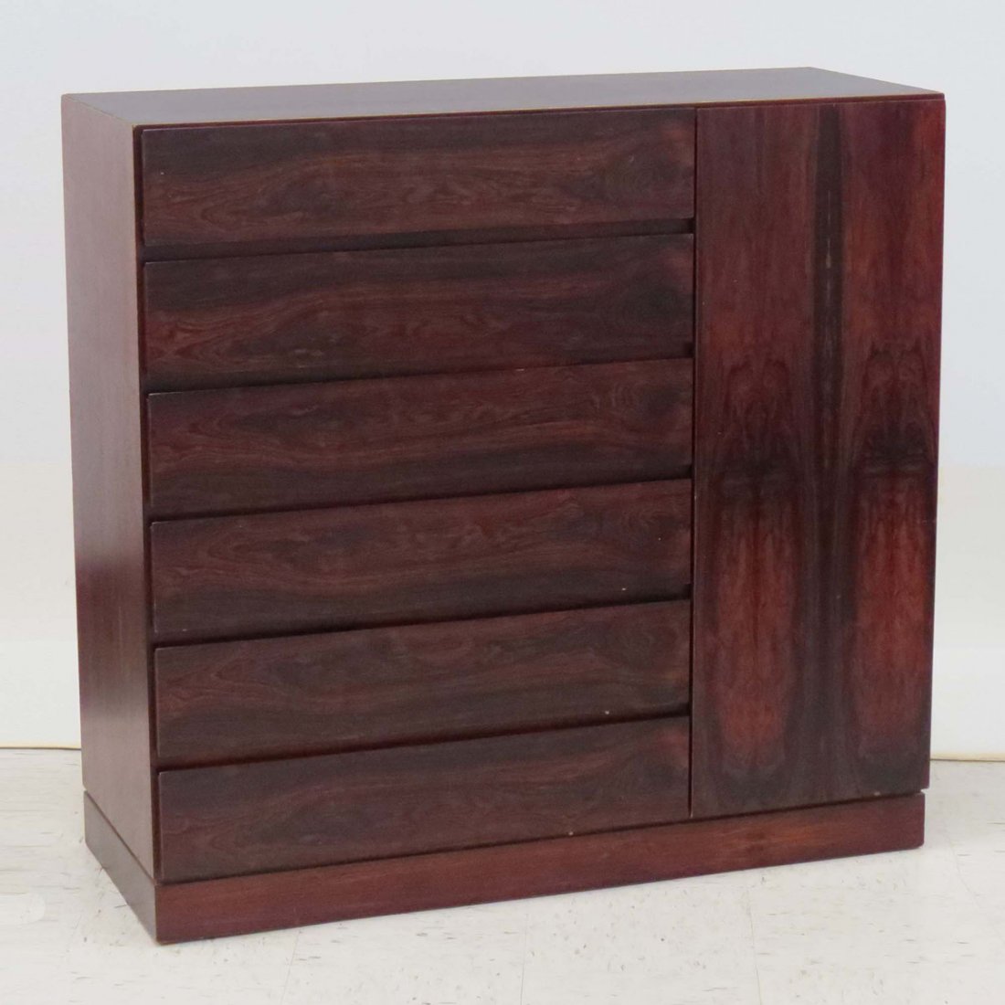 DESIGNER MODERN ROSEWOOD CHEST OF DRAWERS, SIGNED: DESIGNER MODERN ROSEWOOD CHEST OF DRAWERS, SIGNED VM (VINDE MOBEL FABRIK) DENMARK. HEIGHT 43"; WIDTH 45"