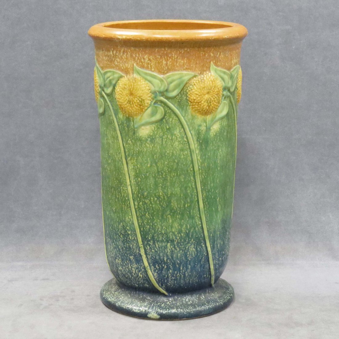 VINTAGE ROSEVILLE "SUNFLOWER" UMBRELLA STAND: VINTAGE ROSEVILLE "SUNFLOWER" UMBRELLA STAND. HEIGHT 20 1/2"