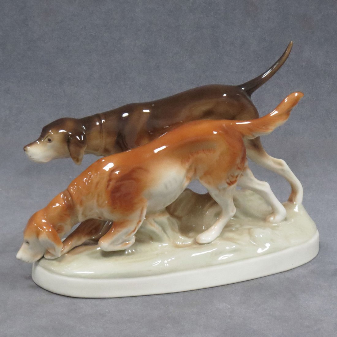 ROYAL DUX PORCELAIN FIGURE, TWO HUNTING DOGS, #304: ROYAL DUX PORCELAIN FIGURE, TWO HUNTING DOGS, #304. LENGTH 11 1/2"