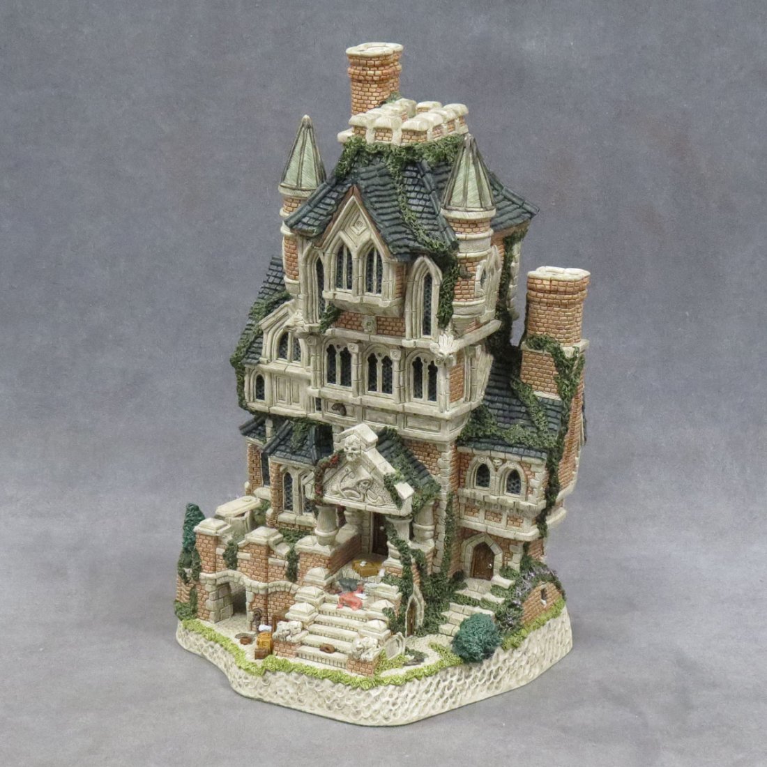 DAVID WINTER'S COTTAGES, HAUNTED HOUSE, #1022/4900: DAVID WINTER'S COTTAGES, HAUNTED HOUSE, #1022/4900, 1996 (WITH BOX AND PAPERS)