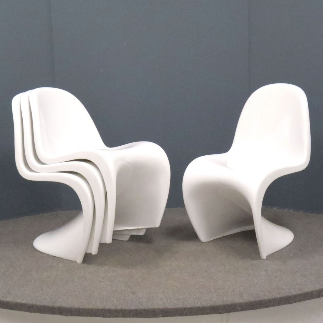 SET (4) VERNER PANTON DESIGN MOLDED PLASTIC CHAIRS: SET (4) VERNER PANTON DESIGN MOLDED PLASTIC STACKING CHAIRS. HEIGHT 32"