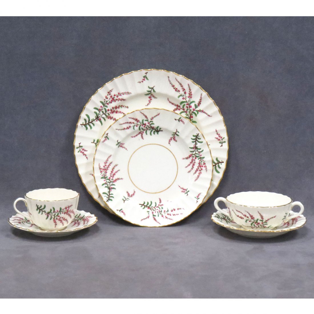 SERVICE (8) ROYAL WORCESTER, "DUNROBIN" DINNERWARE: SERVICE (8) ROYAL WORCESTER, "DUNROBIN" PATTERN DINNERWARE. (9) DINNER PLATES, 10 ½”; (8) SALAD PLATES, 8”; (19) SAUCERS, 6 ¼”; (6) SAUCERS, 5 ¾”; (9) CUPS; (9) CREAM SOUP, 4 ¼” (1 soup 