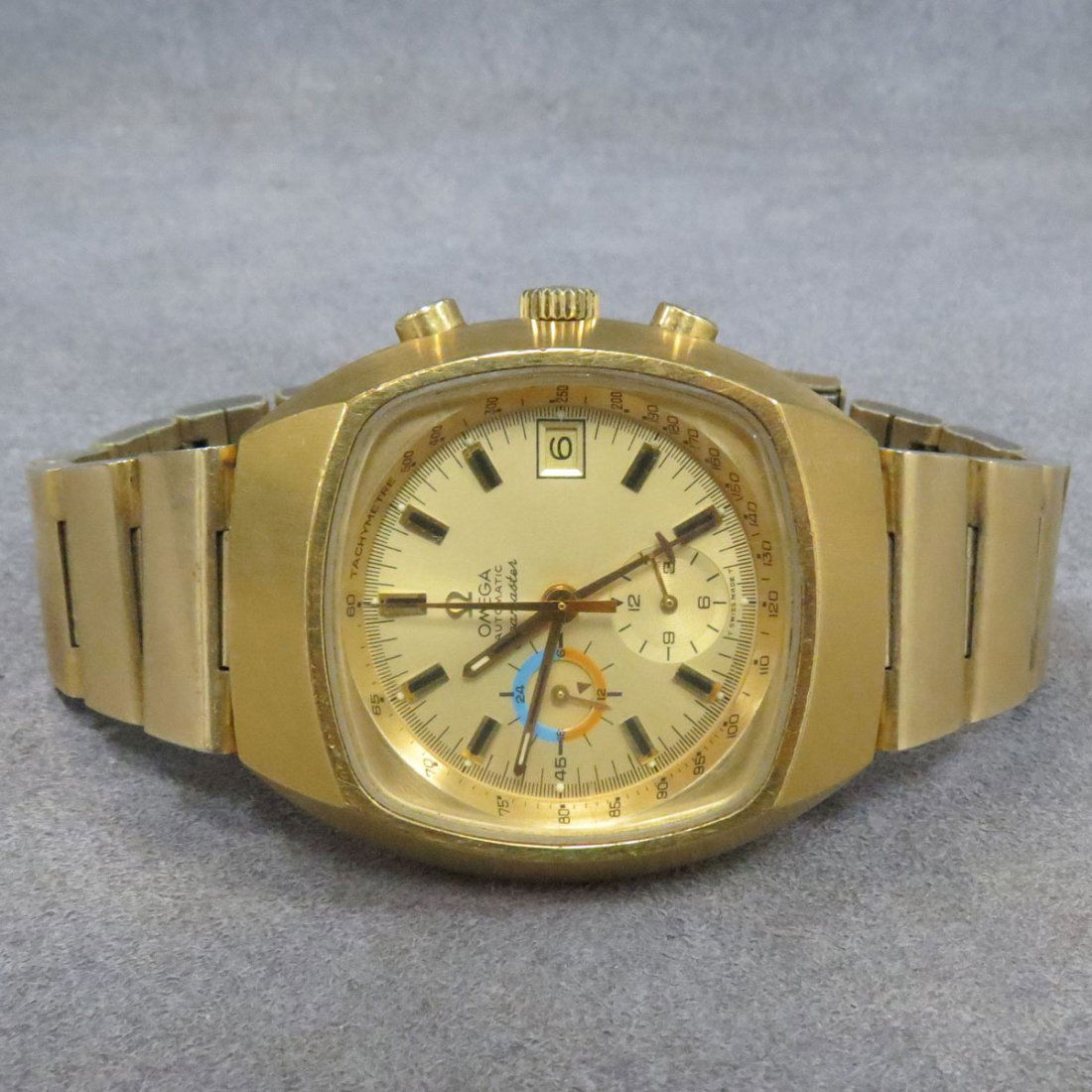VINTAGE OMEGA GOLD TONE STAINLESS SEAMASTER WATCH: VINTAGE OMEGA GOLD TONE STAINLESS SEAMASTER AUTOMATIC CHRONOGRAPH ("THE JEDI"), C.1973. 42MM (WITH OMEGA GOLD TONE STAINLESS BRACELET)