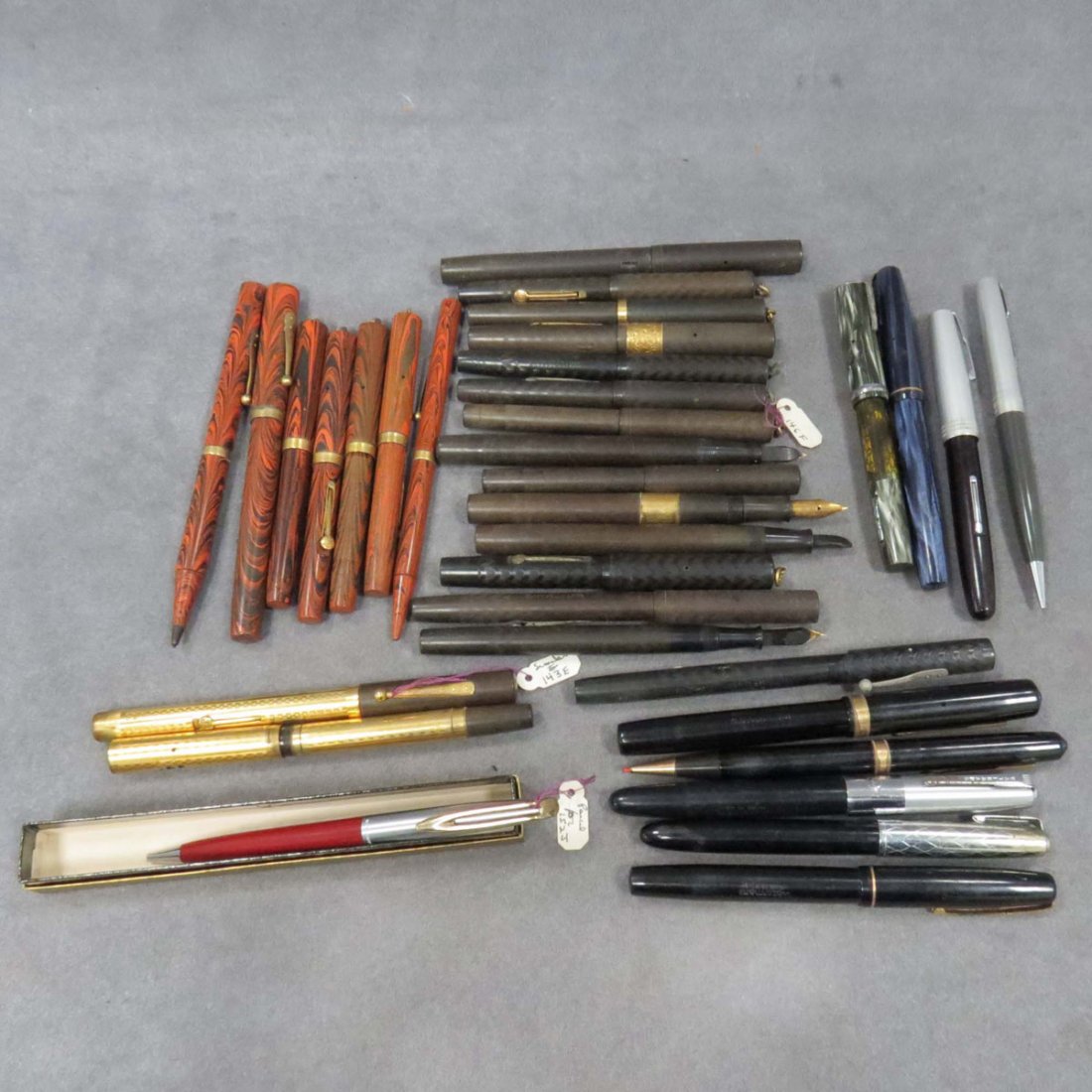 LOT ASSORTED VINTAGE WATERMAN'S FOUNTAIN PENS: LOT ASSORTED VINTAGE WATERMAN'S FOUNTAIN PENS AND PENCILS