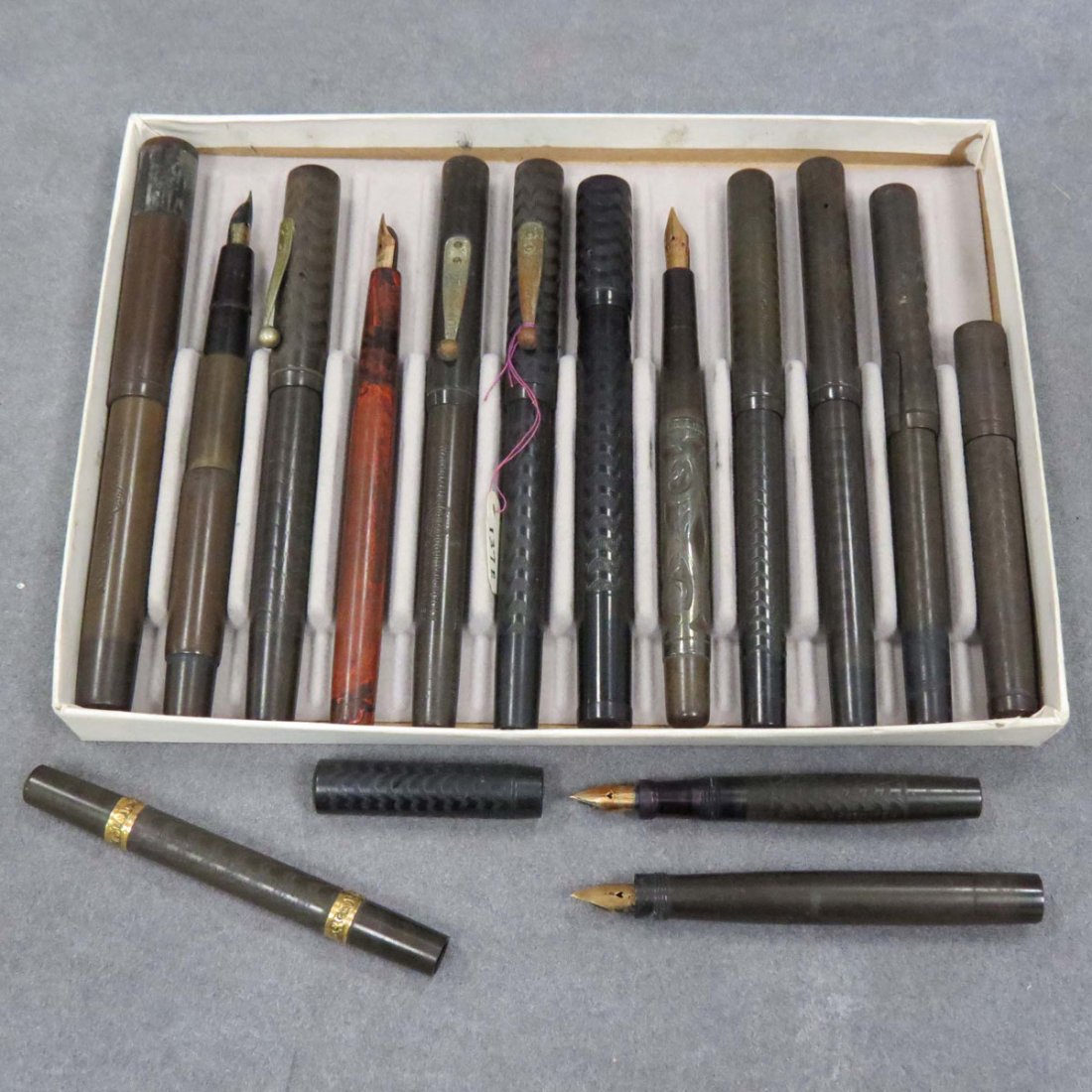 TRAY LOT ASSORTED VINTAGE WATERMAN'S PENS: TRAY LOT ASSORTED VINTAGE WATERMAN'S HARD RUBBER EYE DROPPER FOUNTAIN PENS