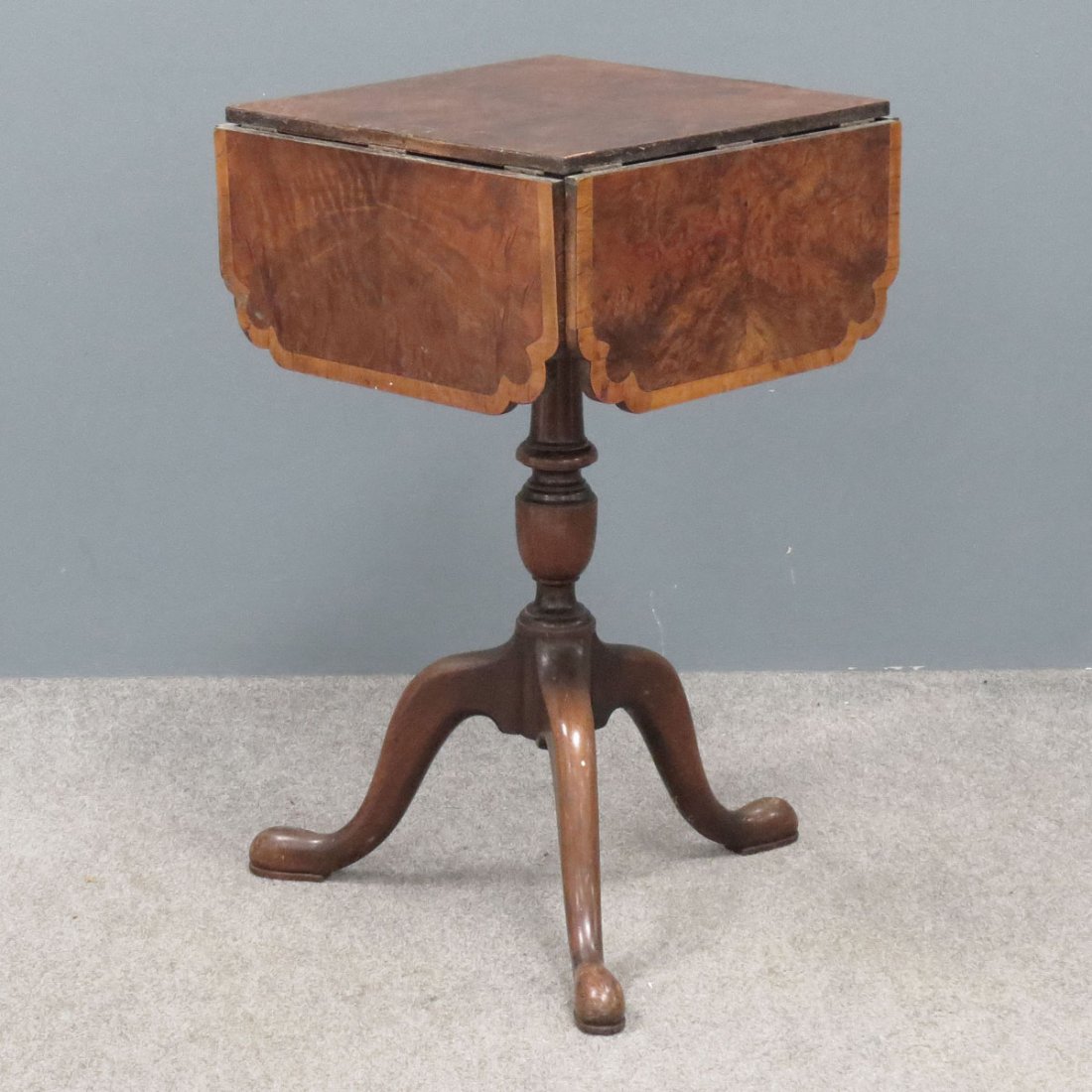 REGENCY STYLE INLAID MAHOGANY QUATREFOIL TABLE: REGENCY STYLE INLAID MAHOGANY QUATREFOIL DROP LEAF TABLE. HEIGHT 26"; TOP 14 X 14"