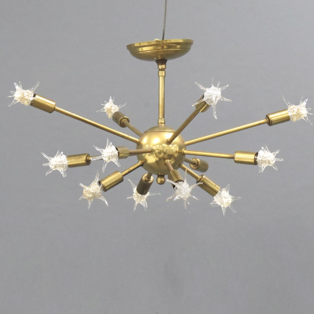 VINTAGE MID-CENTURY SPUTNIK STYLE LIGHT FIXTURE: VINTAGE MID-CENTURY SPUTNIK STYLE LIGHT FIXTURE. APPROXIMATELY 24" IN WIDTH AND 13" IN HEIGHT FROM LOWEST LAMP TO TOP OF CANOPY.