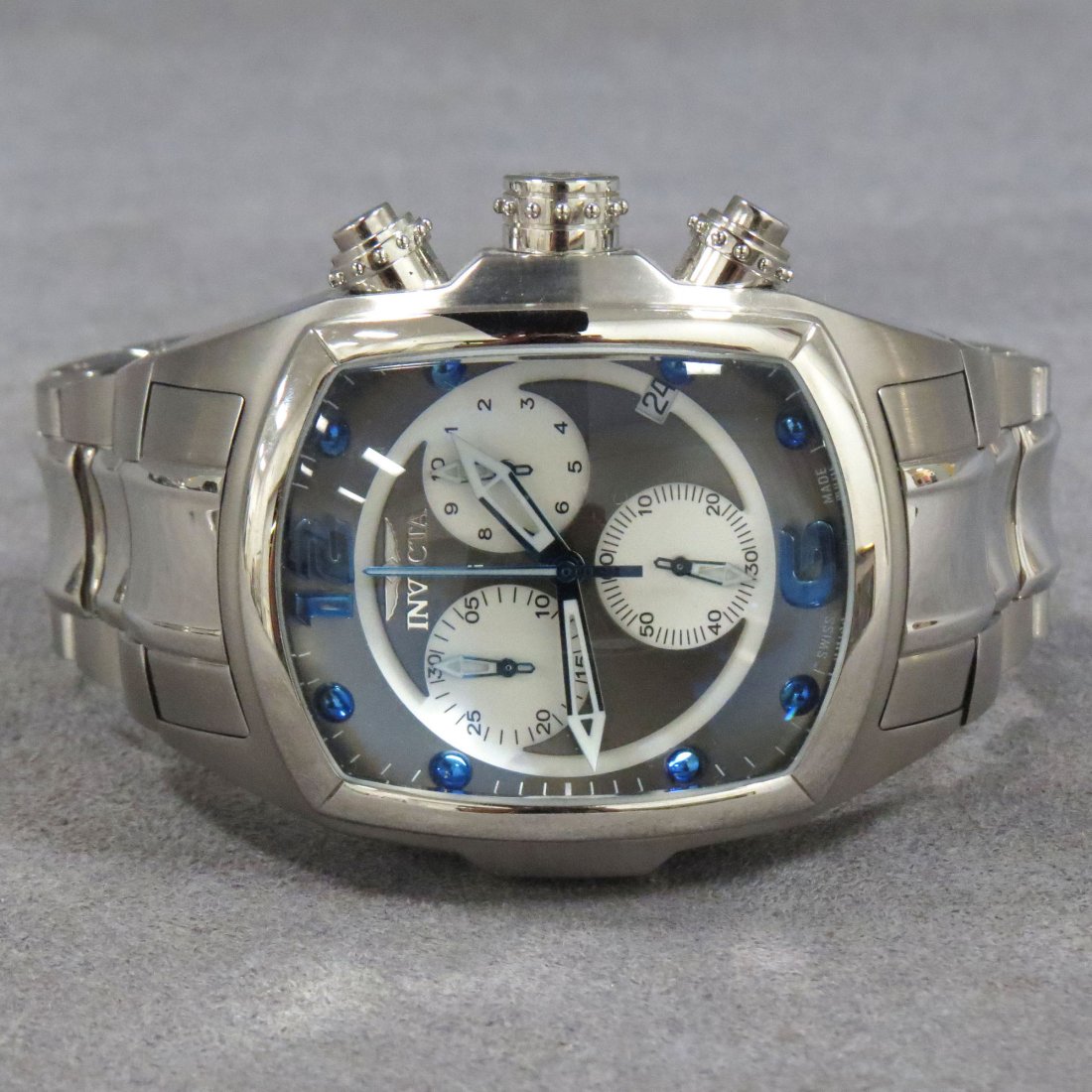 INVICTA STAINLESS LUPAH MODEL 1688, SWISS WATCH: INVICTA STAINLESS LUPAH MODEL 1688, SWISS QUARTZ CHRONOGRAPH WRISTWATCH (NIB)