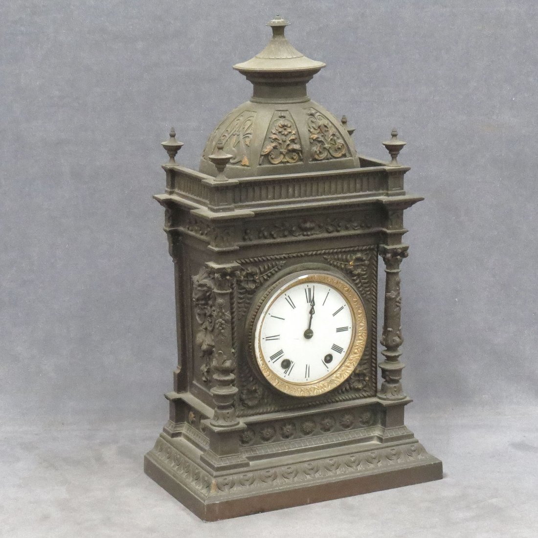 VINTAGE SETH THOMAS CATHEDRAL SHELF CLOCK: VINTAGE SETH THOMAS PATINATED METAL CATHEDRAL SHELF CLOCK. HEIGHT 17"