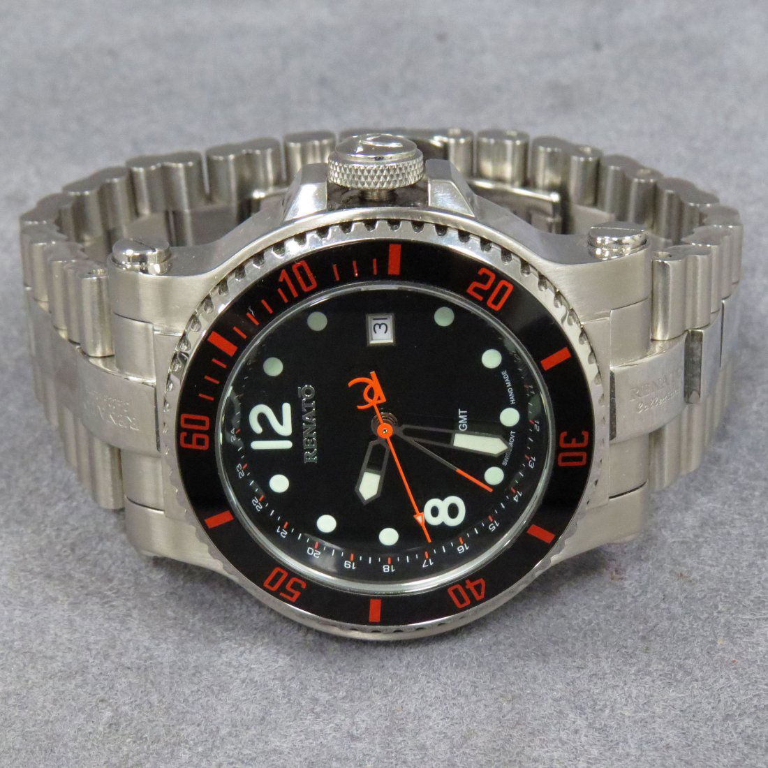 RENATO STAINLESS LIMITED EDITION (#45/100) WATCH: RENATO STAINLESS LIMITED EDITION (#45/100) T-REX DIVER GMT, RONDA 515 SWISS QUARTZ WRISTWATCH. 50MM