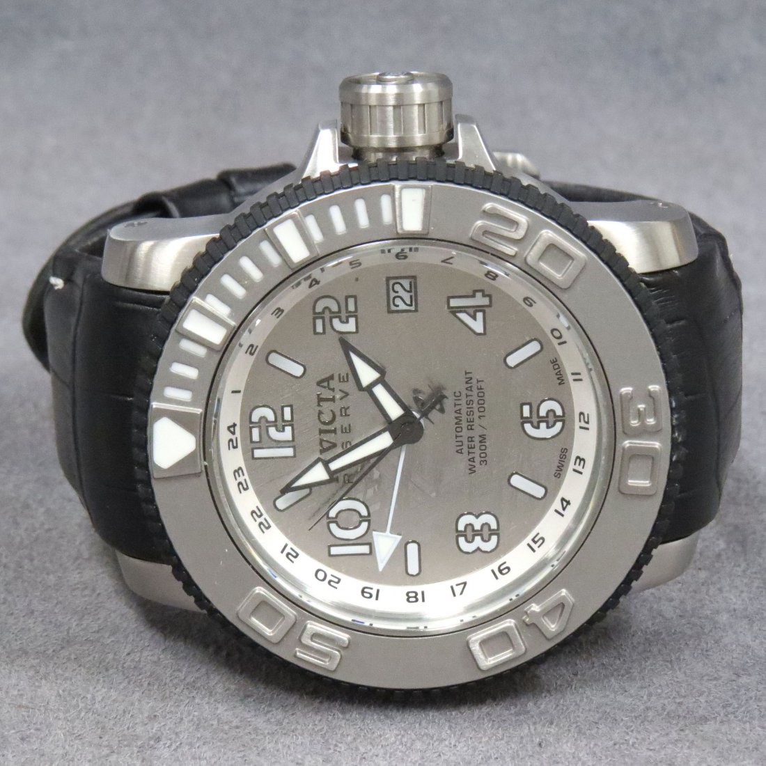 INVICTA RESERVE STAINLESS 24-JEWEL WATCH: INVICTA RESERVE STAINLESS 24-JEWEL SEA HUNTER MODEL 1131 AUTOMATIC WRISTWATCH. 58MM (WITH BOX AND PAPERS)