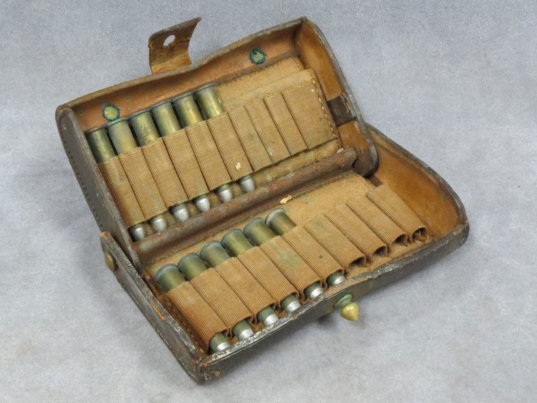 CIVIL/INDIAN WARS ERA LEATHER CARTRIDGE CASE: CIVIL/INDIAN WARS ERA LEATHER CARTRIDGE CASE, 19TH CENTURY. LENGTH 6 3/4"