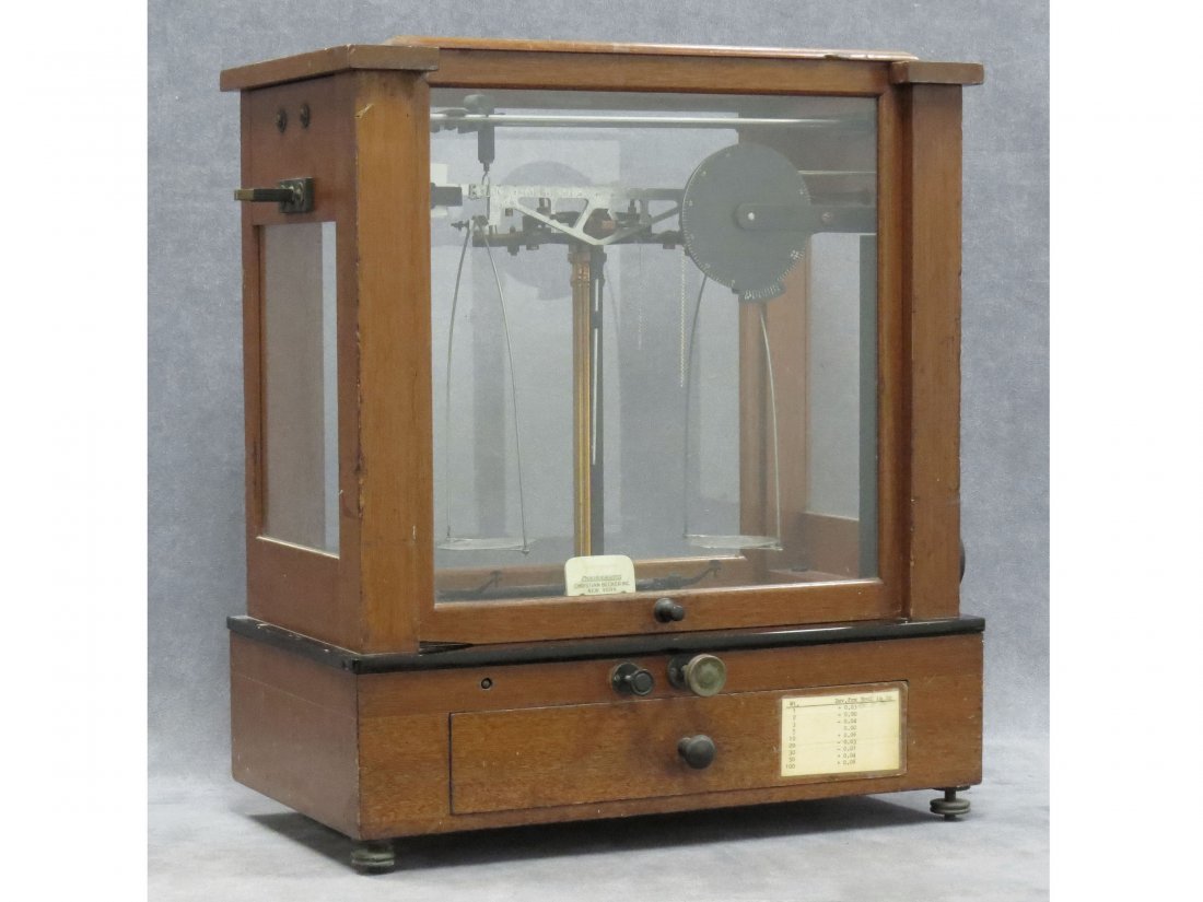 VINTAGE CHRISTIAN BECKER ANALYTICAL BALANCE: VINTAGE CHRISTIAN BECKER MAHOGANY CASED DIAL READING CHAINOMATIC ANALYTICAL BALANCE. HEIGHT 19"; WIDTH 16 1/2"