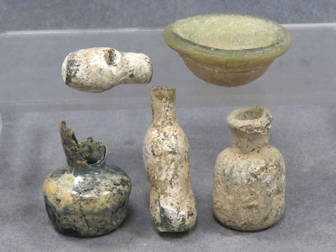 LOT (5) SMALL ASSORTED ISLAMIC GLASS, 300-500AD: LOT (5) SMALL ASSORTED ISLAMIC GLASS, 300-500AD