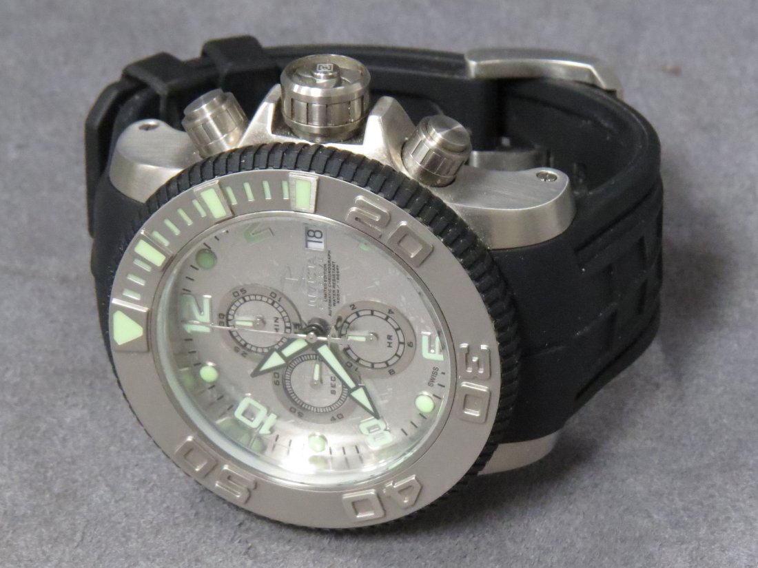 INVICTA RESERVE LIMITED EDITION #44/150 WATCH: INVICTA RESERVE LIMITED EDITION #44/150 STAINLESS 25-JEWEL SEA HUNTER MODEL 0995 AUTOMATIC CHRONOGRAPH WRISTWATCH. 58MM (WITH BOX AND PAPERS)