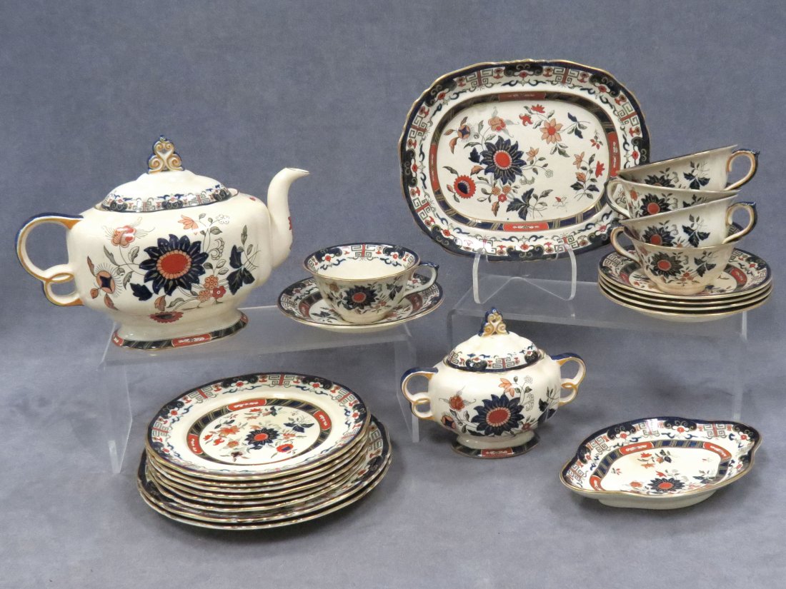 MASON'S DECORATED IRONSTONE DESSERT SET: MASON'S DECORATED IRONSTONE DESSERT SET, 19TH CENTURY