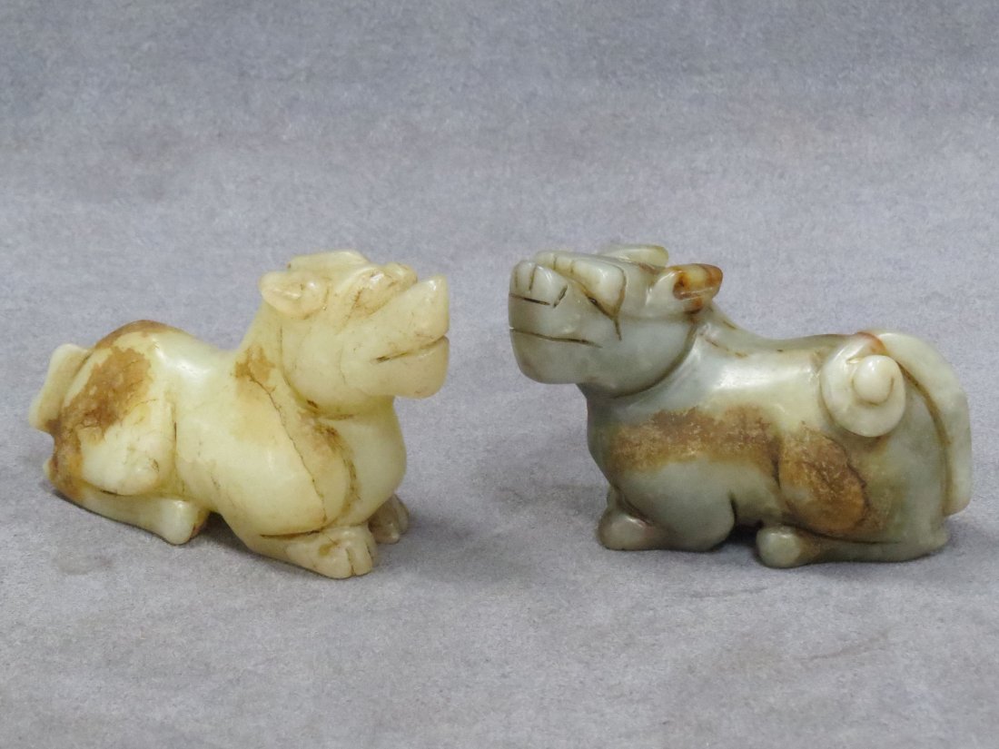 LOT (2) CHINESE CARVED HARD STONE FOO DOGS: LOT (2) CHINESE CARVED HARD STONE FOO DOGS. LENGTH 3 1/2"
