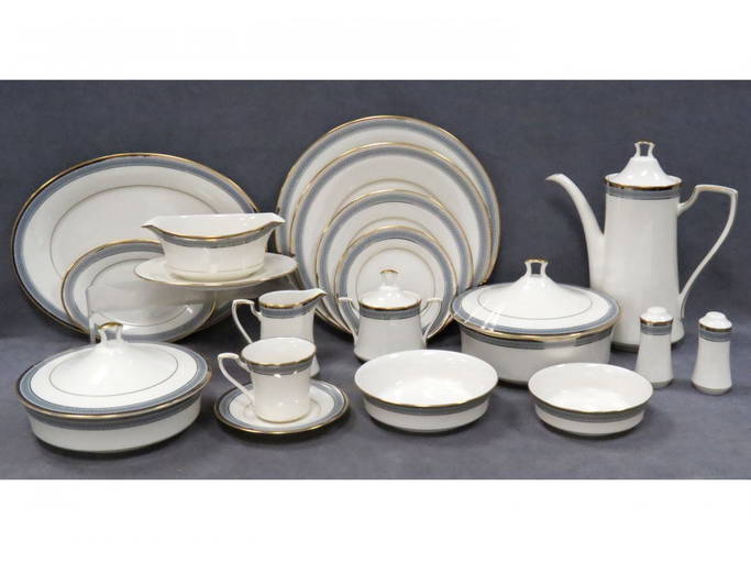 NORITAKE "QUEEN GUARD" DINNERWARE Jan 25, 2015 William J. Jenack