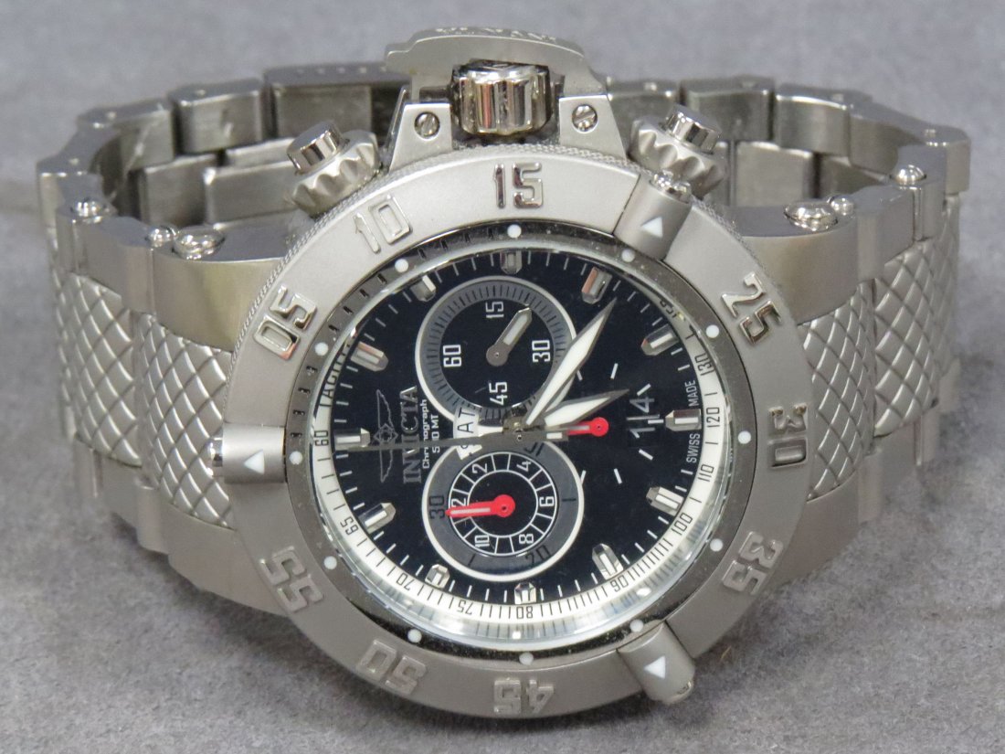 INVICTA STAINLESS SUBAQUA NOMA III WRISTWATCH: INVICTA STAINLESS SUBAQUA NOMA III QUARTZ MODEL 4572 DIVER'S CHRONOGRAPH WRISTWATCH WITH BOX AND DIRECTIONS