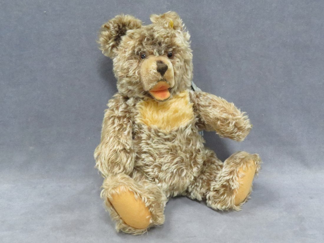 VINTAGE STEIFF JOINTED BEAR (6343.0): VINTAGE STEIFF JOINTED BEAR (6343.0), SIGNED/EAR TAG, GERMANY. HEIGHT 18"