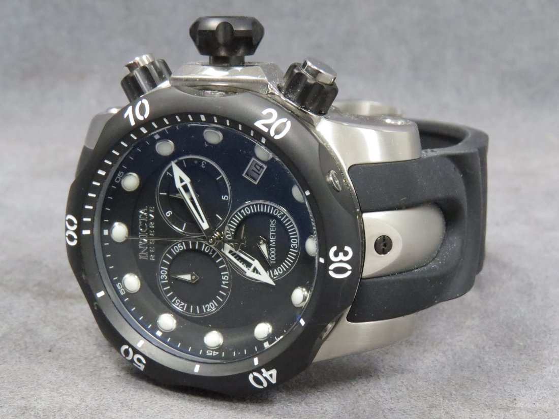 INVICTA RESERVE STAINLESS VENOM WRISTWATCH: INVICTA RESERVE STAINLESS VENOM MOD 5732 QUARTZ CHRONOGRAPH WRISTWATCH WITH RUBBER STRAP (53MM)