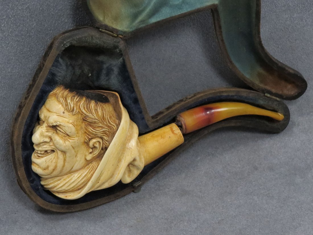 VINTAGE AUSTRIAN MEERSCHAUM LAUGHING MONK PIPE: VINTAGE CARVED AUSTRIAN MEERSCHAUM LAUGHING MONK PIPE WITH CASE. LENGTH 6" (DETACHED STEM)