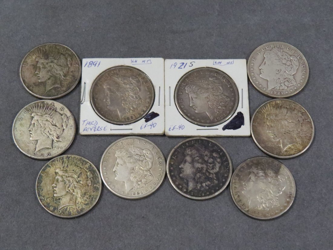 LOT (10) ASSORTED MORGAN AND PEACE SILVER DOLLARS: LOT (10) ASSORTED MORGAN AND PEACE SILVER DOLLAR COINS