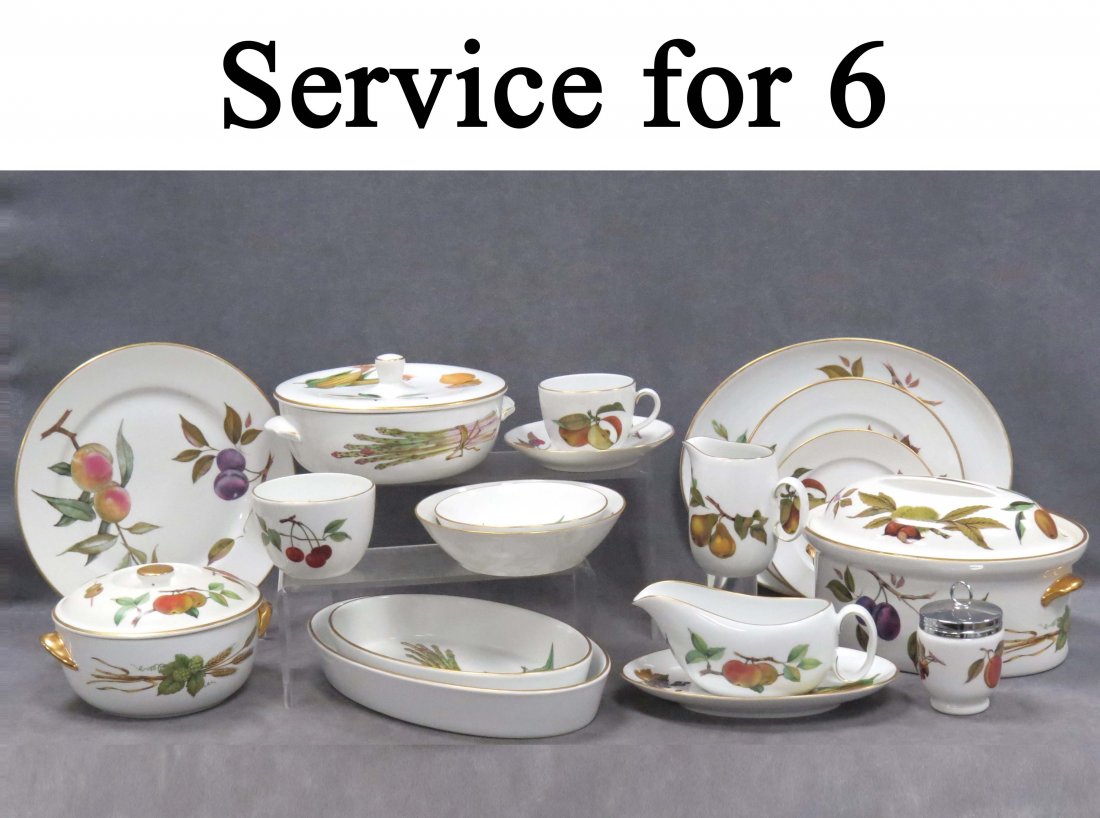 ROYAL DOULTON EVESHAM PATTERN DINNERWARE: ROYAL DOULTON EVESHAM PATTERN DINNERWARE SERVICE FOR (6) WITH EXTRAS