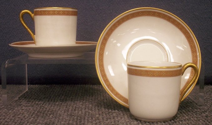 SET (10) THEODORE HAVILAND, LIMOGES FOR L. STRAUS: SET (10) THEODORE HAVILAND, LIMOGES FOR L. STRAUS AND CO. GILT DECORATED DEMI-TASSE CUPS/SAUCERS, 19/20TH CENTURY. HEIGHT 2"