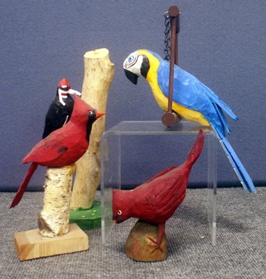 WOLFGANG OTTO KURTZ (AMERICAN 20TH CENTURY): WOLFGANG OTTO KURTZ (AMERICAN 20TH CENTURY), LOT (4) ASSORTED FOLK ART CARVED BIRDS. HEIGHT 7-11 1/2"